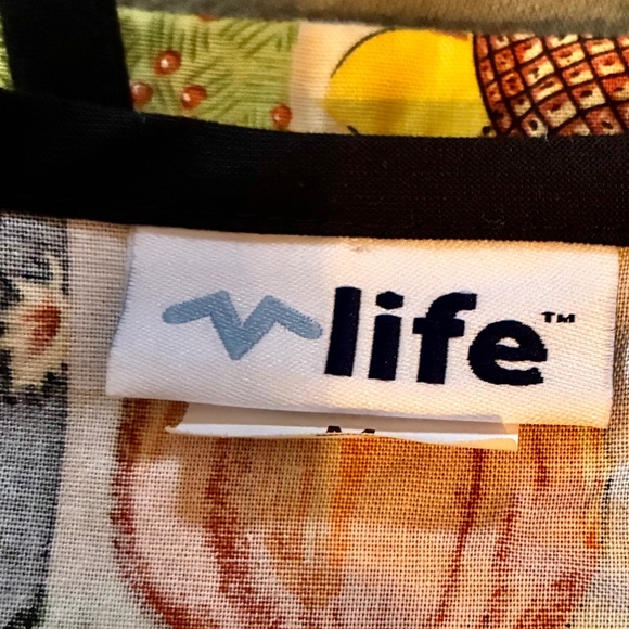 "Life" short sleeve scrub top, M, like new - Picture 7 of 9